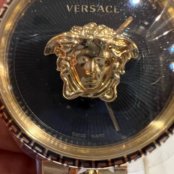 Authentic Versace watch - Picture 3 of 13